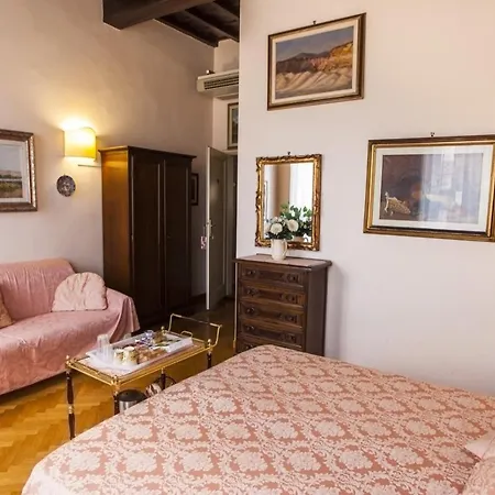 Antica Torre Nocleg ze śniadaniem 2*