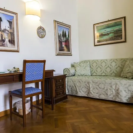 Antica Torre Bed & Breakfast Florens